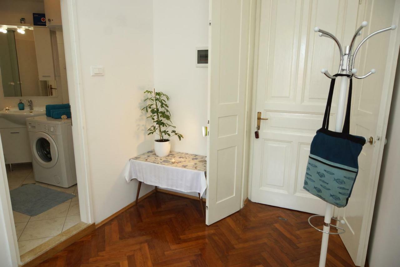 Tia Apartment Рийека Екстериор снимка